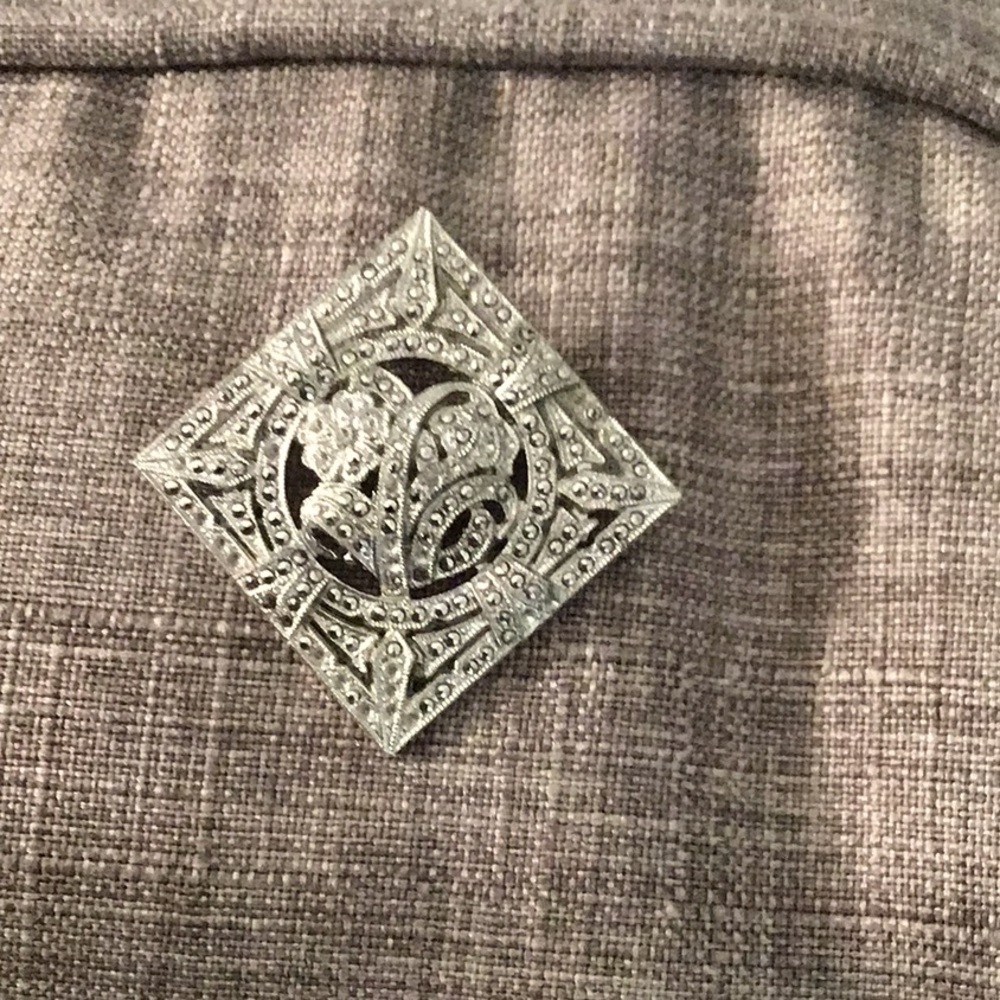 Brooch - Picture 3 of 4